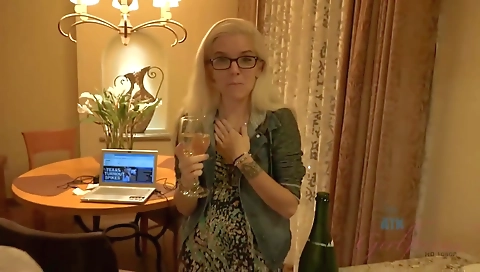 Hairy pussy and a slut are sexy ass to orgasm