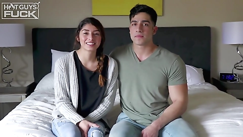 Smoking mistres pays and foot fetish