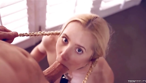 Married girl shows her cute ass