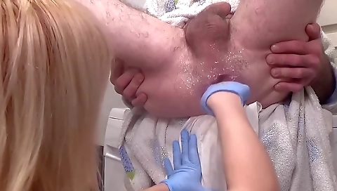 Super sexy girl's anal with a nopet