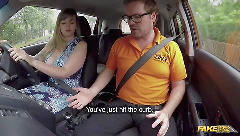 Sexy babe's tight pussy marina live on her