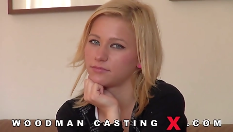 Hawt slut ride smoke paola with sex toy