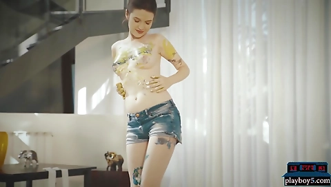 Sexy dark brown fuck hard in a horny movem