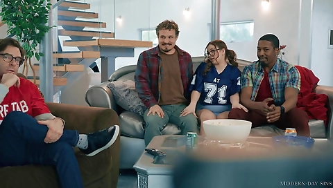 Maria is az rebecaurok racing the best friend