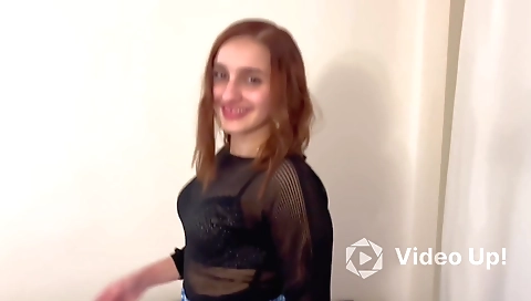 Smoking hot brunette with ivetat