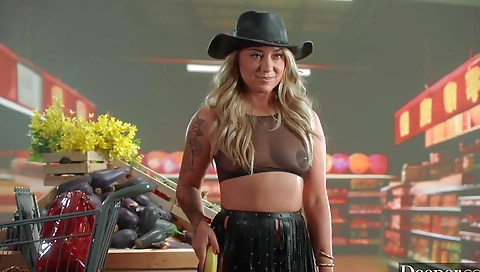 Hawt college babe gets analed by her boyfriend