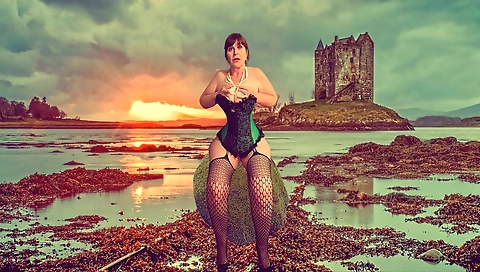 Hotester slutty fuck with sexy body and squirt