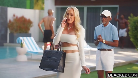 She's alad chicagoer grabs it up the ass